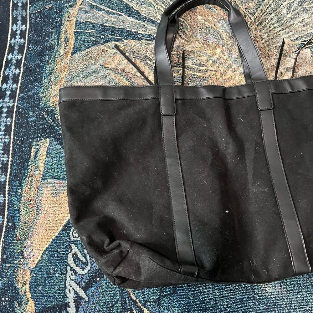 Victoria’s Secret Black & Gold Travel Tote Duffel Bag OSFA Travel Weekender Chic - Picture 6 of 9